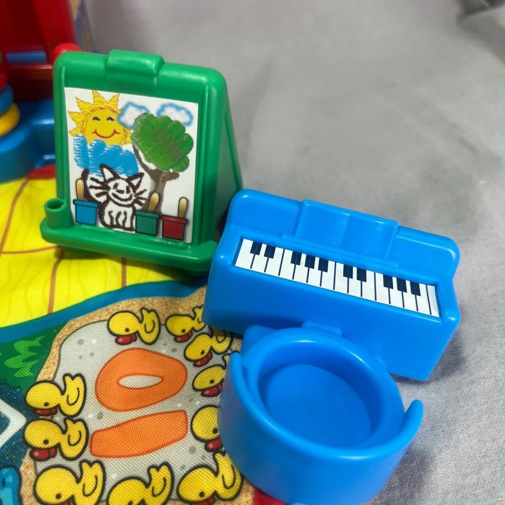 Fisher Price Little People Time-to-Learn Preschool Playset Musical 10 People